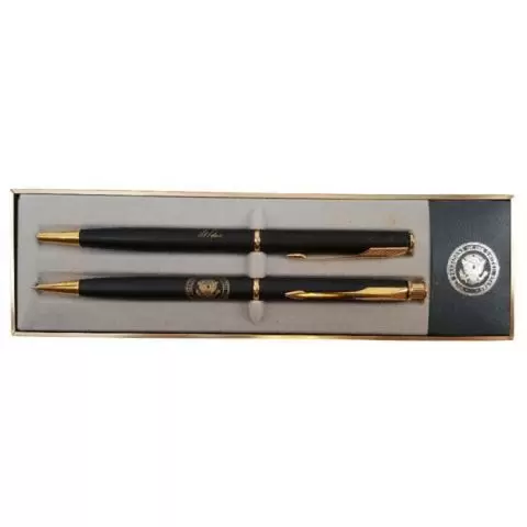 Amazon.com : Parker Sonnet Essentials Ballpoint Pen, Metal and Green  Lacquer with Palladium Trim, Medium Point, Black Ink, Gift Box : Office  Products